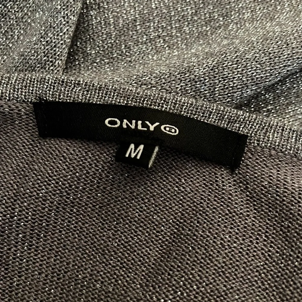 H&M Top - Picture 5 of 5